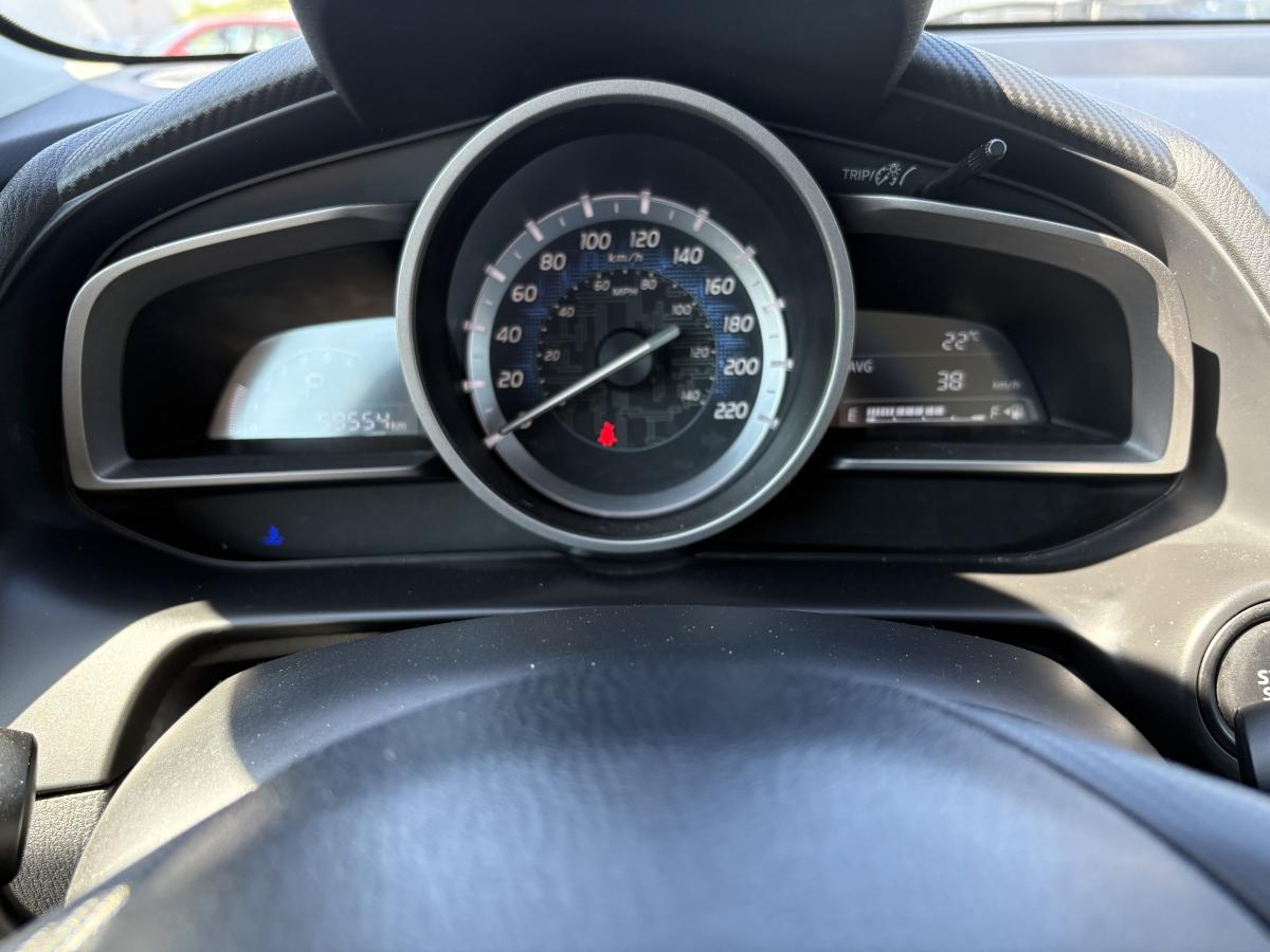 Toyota Yaris 2018 LE BLUETOOTH CAMÉRA SIÈGES CHAUFFANT AVANT BAS KILOMÉTRAGE - Image 12