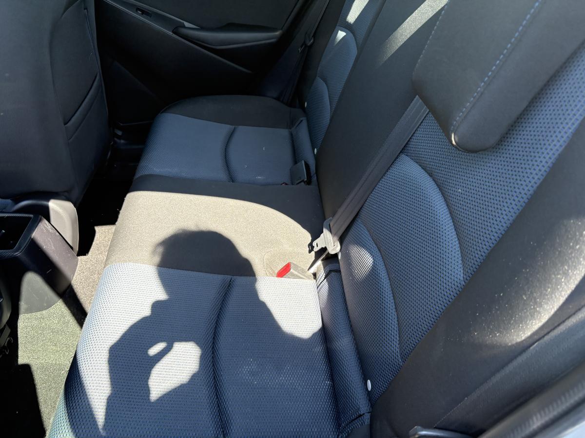 Toyota Yaris 2018 LE BLUETOOTH CAMÉRA SIÈGES CHAUFFANT AVANT BAS KILOMÉTRAGE - Image 16