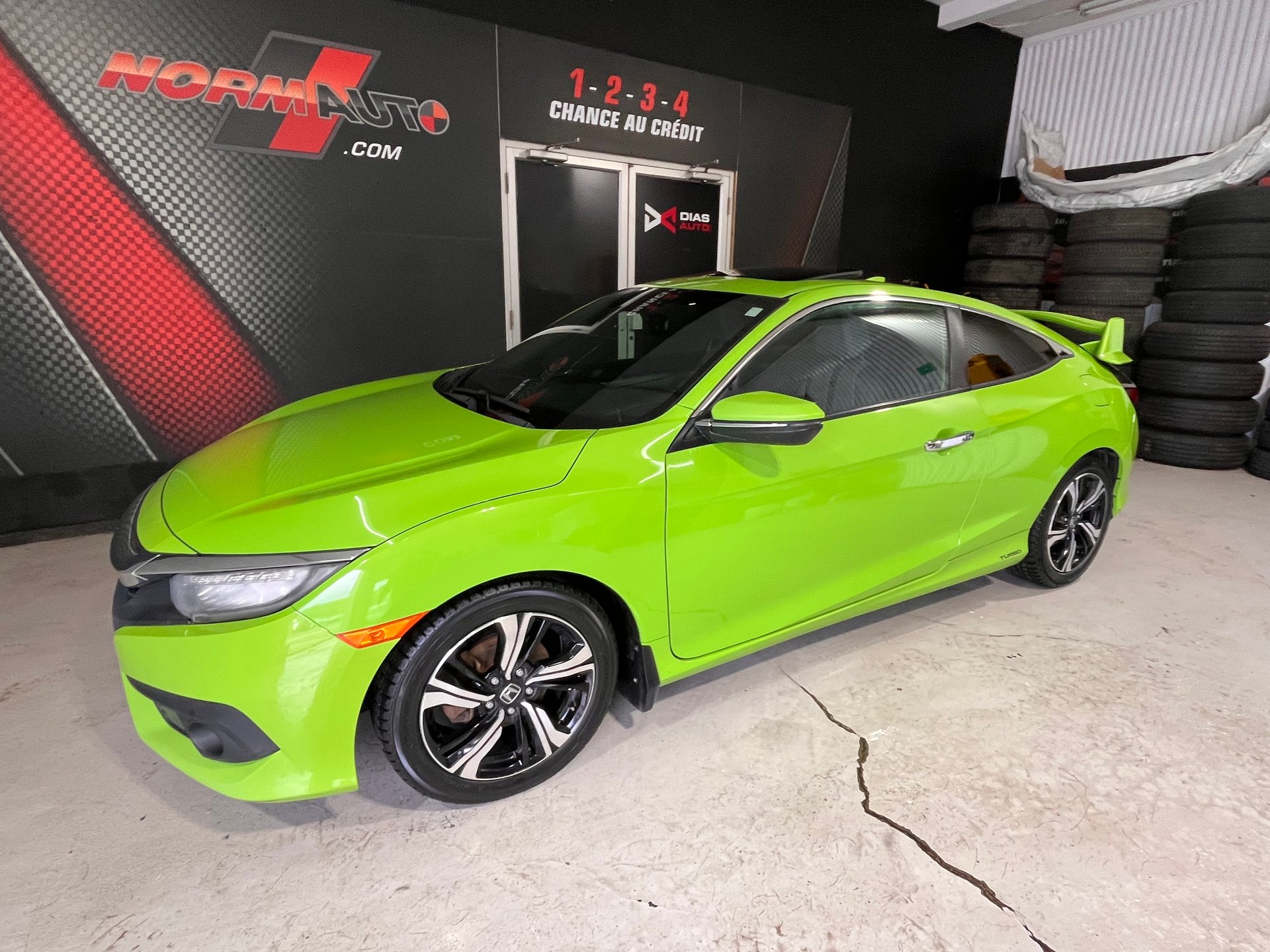 2017 Honda Civic Touring – Image 3