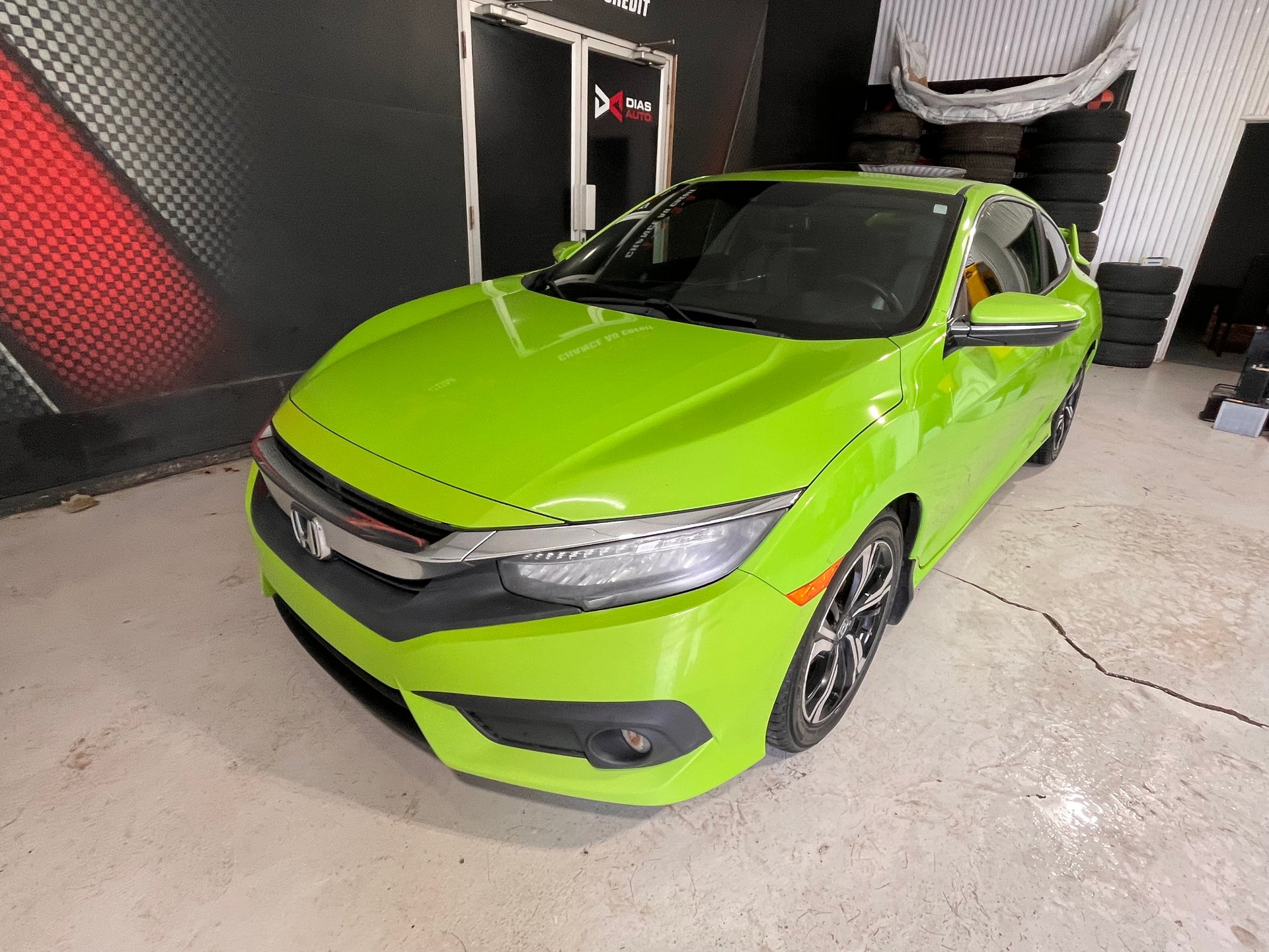 2017 Honda Civic Touring – Image 4