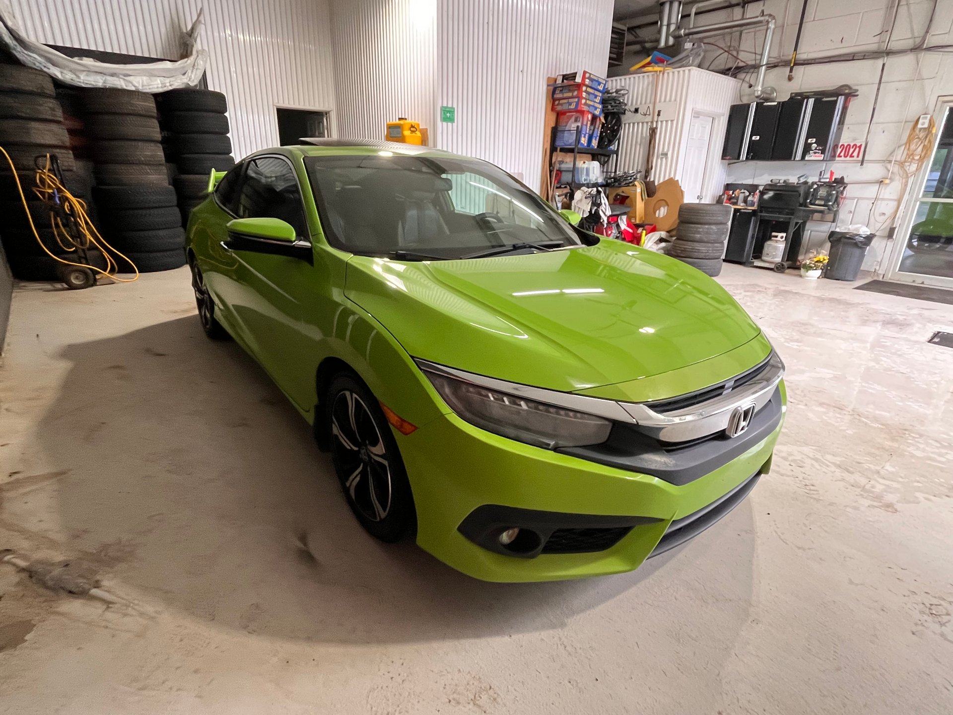 2017 Honda Civic Touring – Image 6
