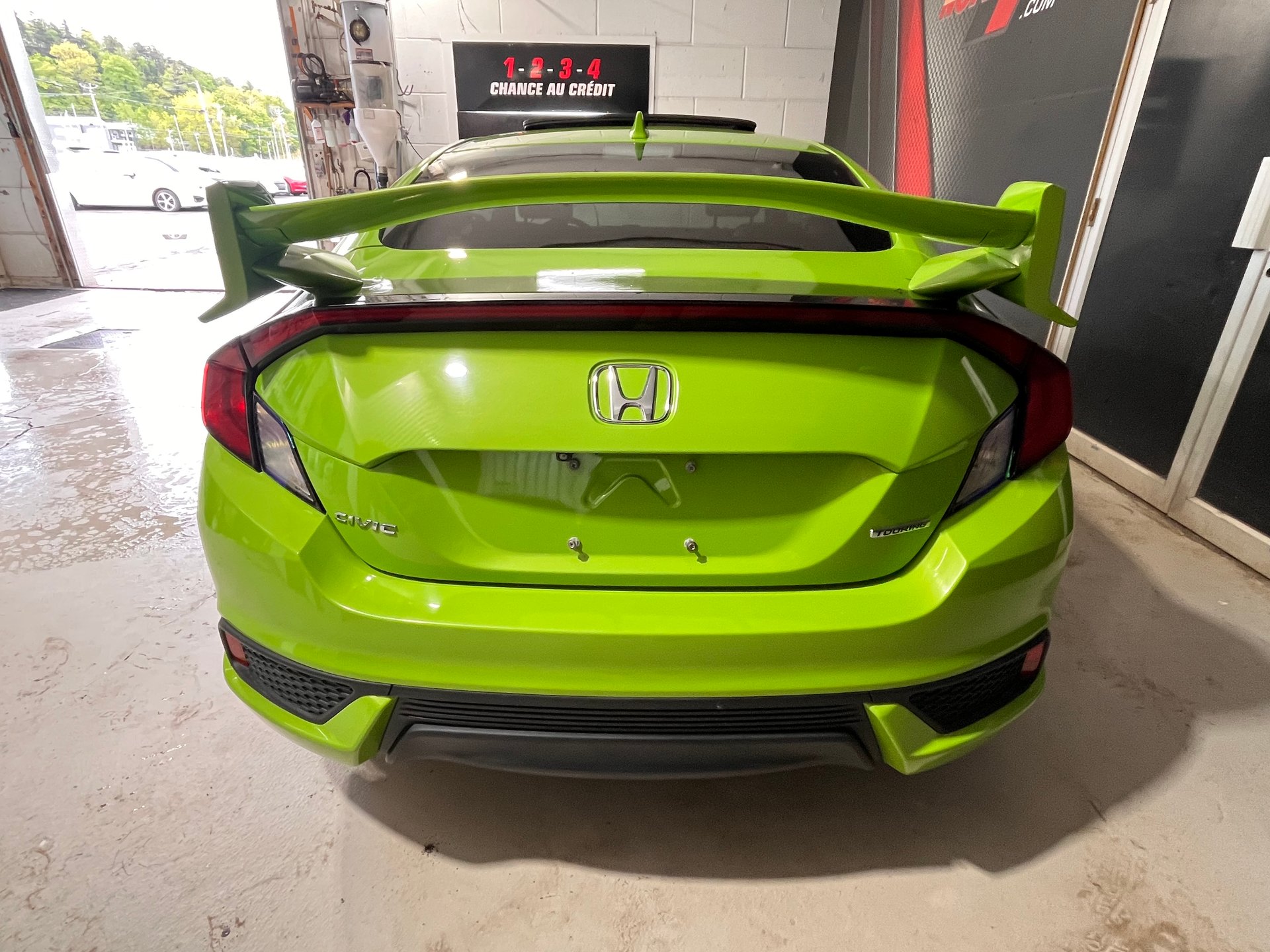 2017 Honda Civic Touring – Image 8