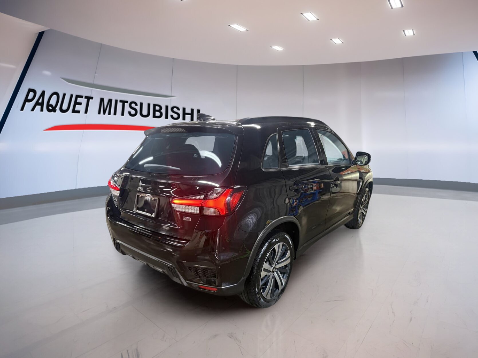 Mitsubishi RVR 2024 GT AWC BLUETOOTH CAMÉRA CUIR SIÈGES AVANT ET VOLANT CHAUFFANT BAS KILOMÉTRAGE – Image 2