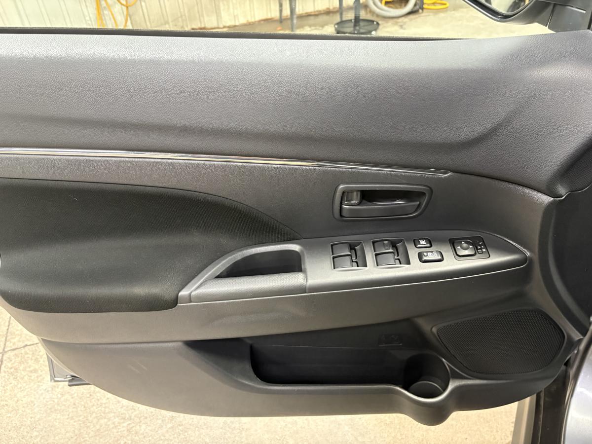 Mitsubishi RVR 2024 ES AWC BLUETOOTH CAMÉRA SIÈGES AVANT CHAUFFANT BAS KILOMÉTRAGE – Image 26