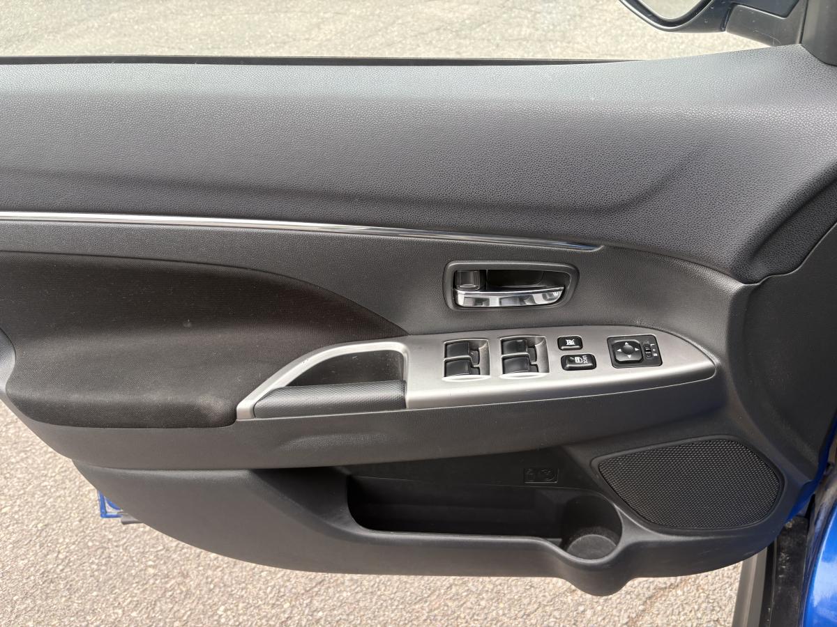 Mitsubishi RVR 2019 SE LTD AWC BLUETOOTH CAMÉRA SIÈGES CHAUFFANT AVANT - Image 28