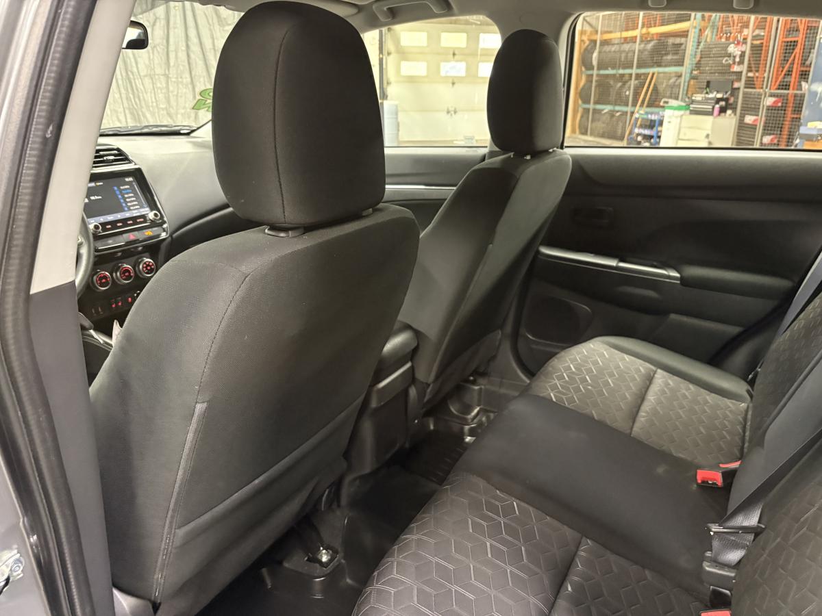 Mitsubishi RVR 2024 ES AWC BLUETOOTH CAMÉRA SIÈGES AVANT CHAUFFANT BAS KILOMÉTRAGE – Image 29