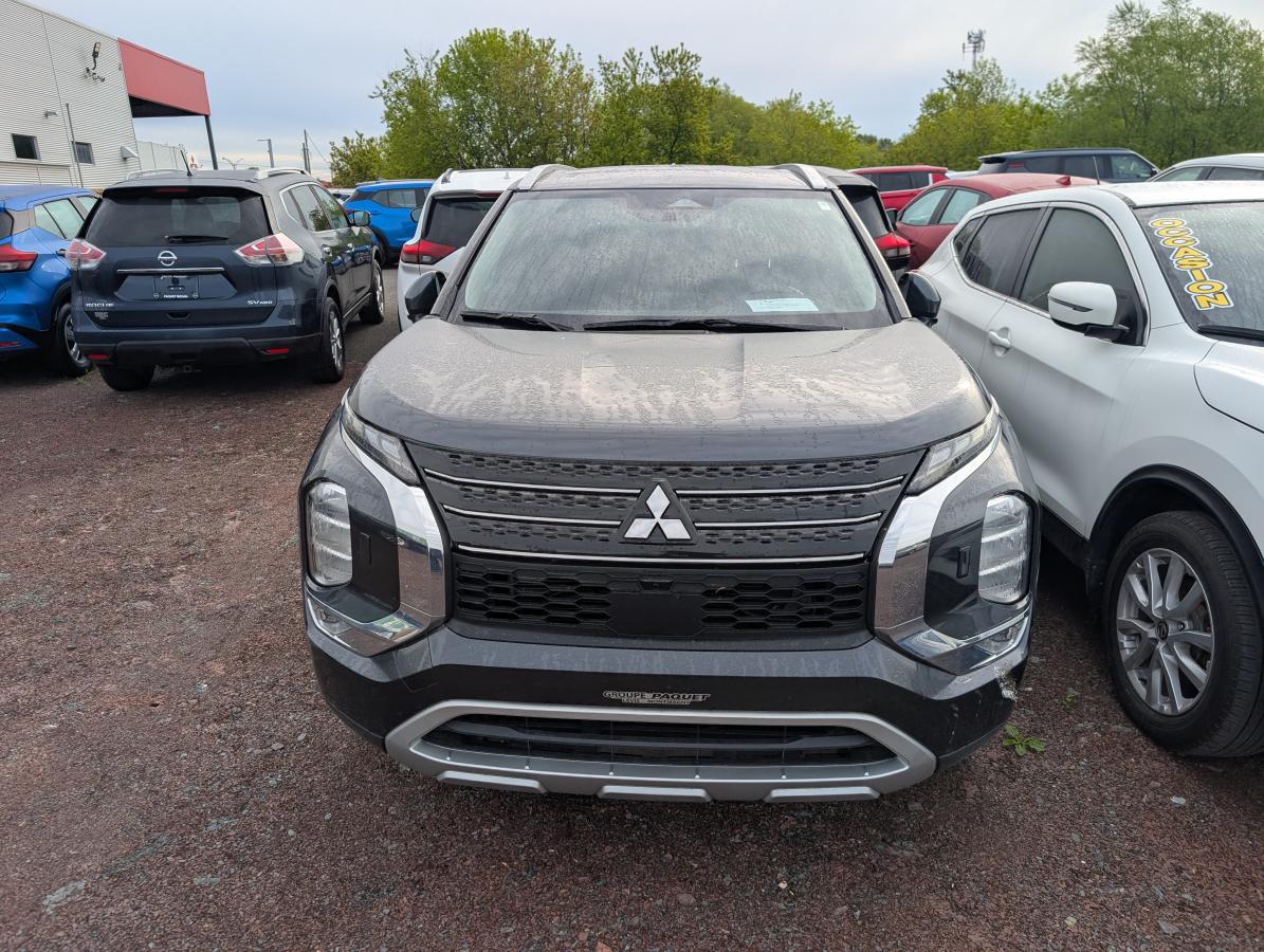 Mitsubishi Outlander 2024 SE S-AWC BLUETOOTH CAMÉRA TOIT BAS KILOMÉTRAGE SIÈGES AVANT ET VOLANT CHAUFFANT - Image 3