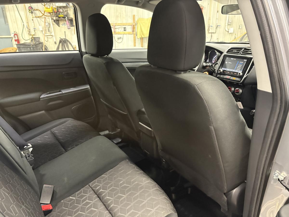 Mitsubishi RVR 2024 ES AWC BLUETOOTH CAMÉRA SIÈGES AVANT CHAUFFANT BAS KILOMÉTRAGE – Image 35