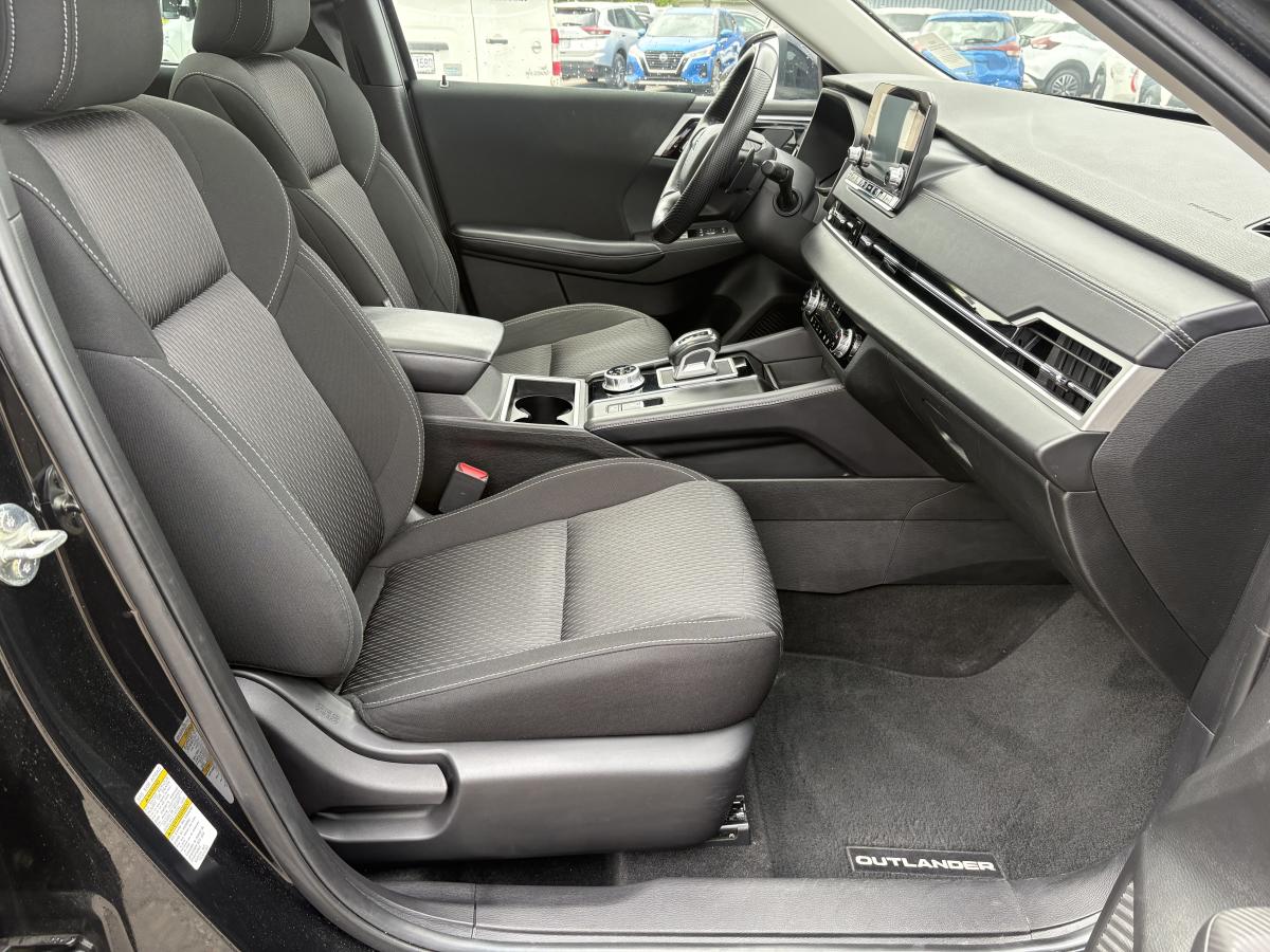 Mitsubishi Outlander 2023 SE S-AWC BLUETOOTH TOIT SIÈGES AVANT CHAUFFANT BAS KILOMÉTRAGE - Image 38