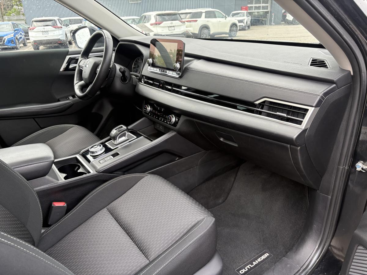 Mitsubishi Outlander 2023 SE S-AWC BLUETOOTH TOIT SIÈGES AVANT CHAUFFANT BAS KILOMÉTRAGE - Image 39