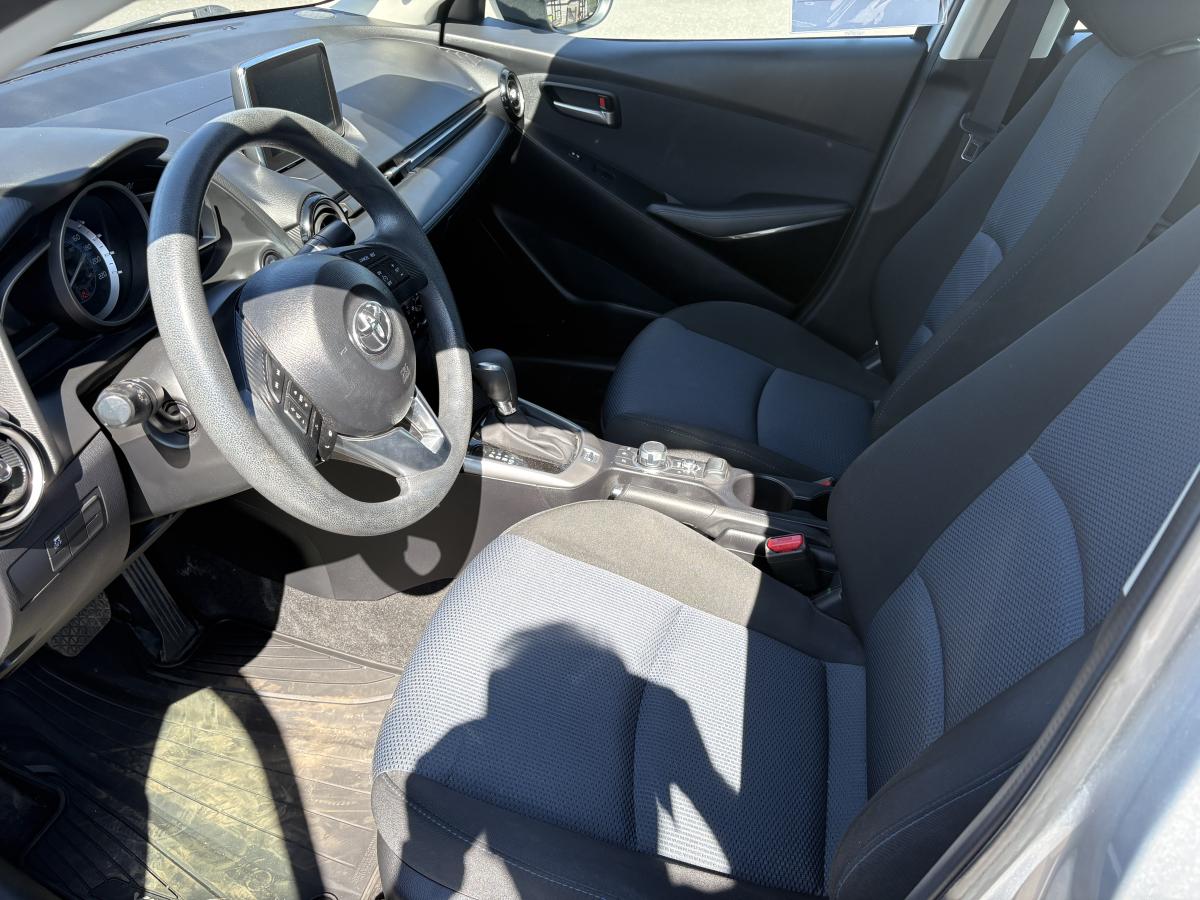 Toyota Yaris 2018 LE BLUETOOTH CAMÉRA SIÈGES CHAUFFANT AVANT BAS KILOMÉTRAGE - Image 6