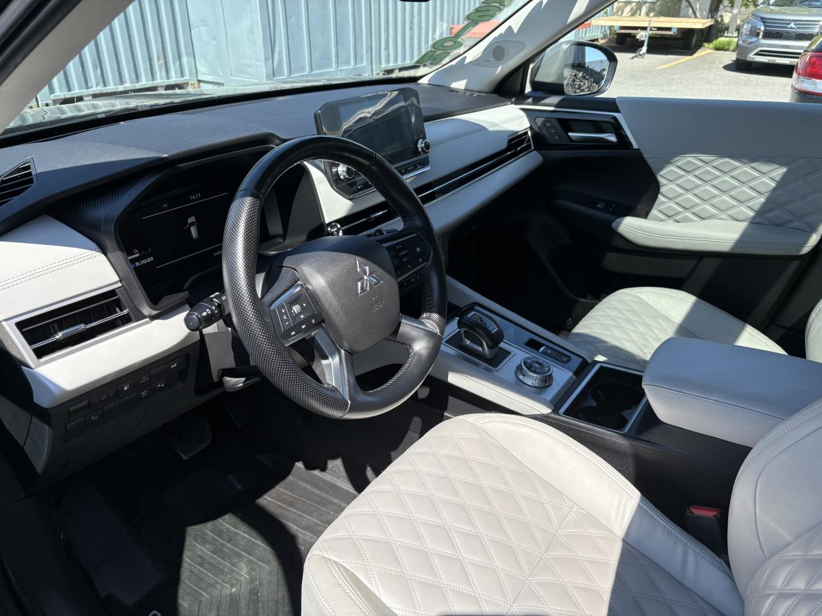 Mitsubishi Outlander PHEV 2024 GT S-AWC BLUETOOTH CAMÉRAS SIÈGES AVANT ET VOLANT CHAUFFANT TOIT - Image 6