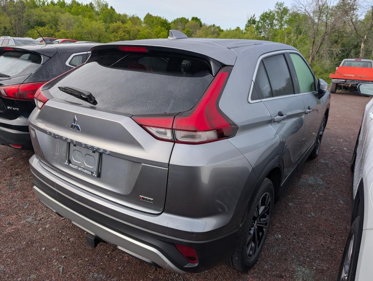 Mitsubishi Eclipse Cross 2022 SE S-AWC BLUETOOTH SIÈGES AVANT ET VOLANT CHAUFFANT CAMÉRA BAS KILOMÉTRAGE – Image 9