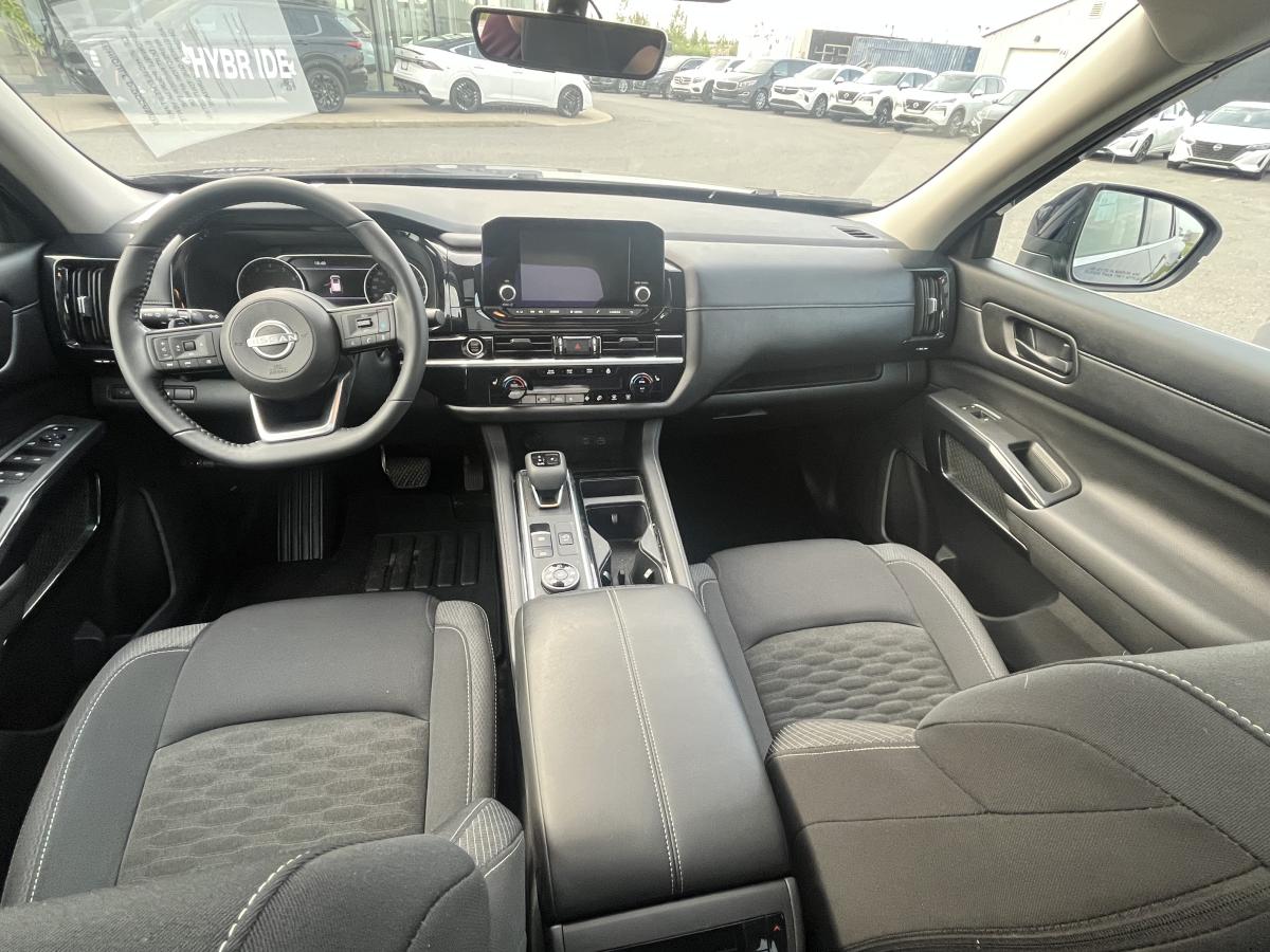Nissan Pathfinder 2024 SV 4RM – Image 8
