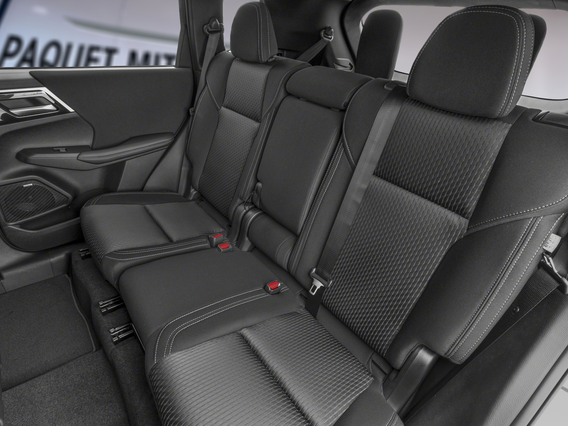 Mitsubishi Outlander 2026 ES S-AWC – Image 9